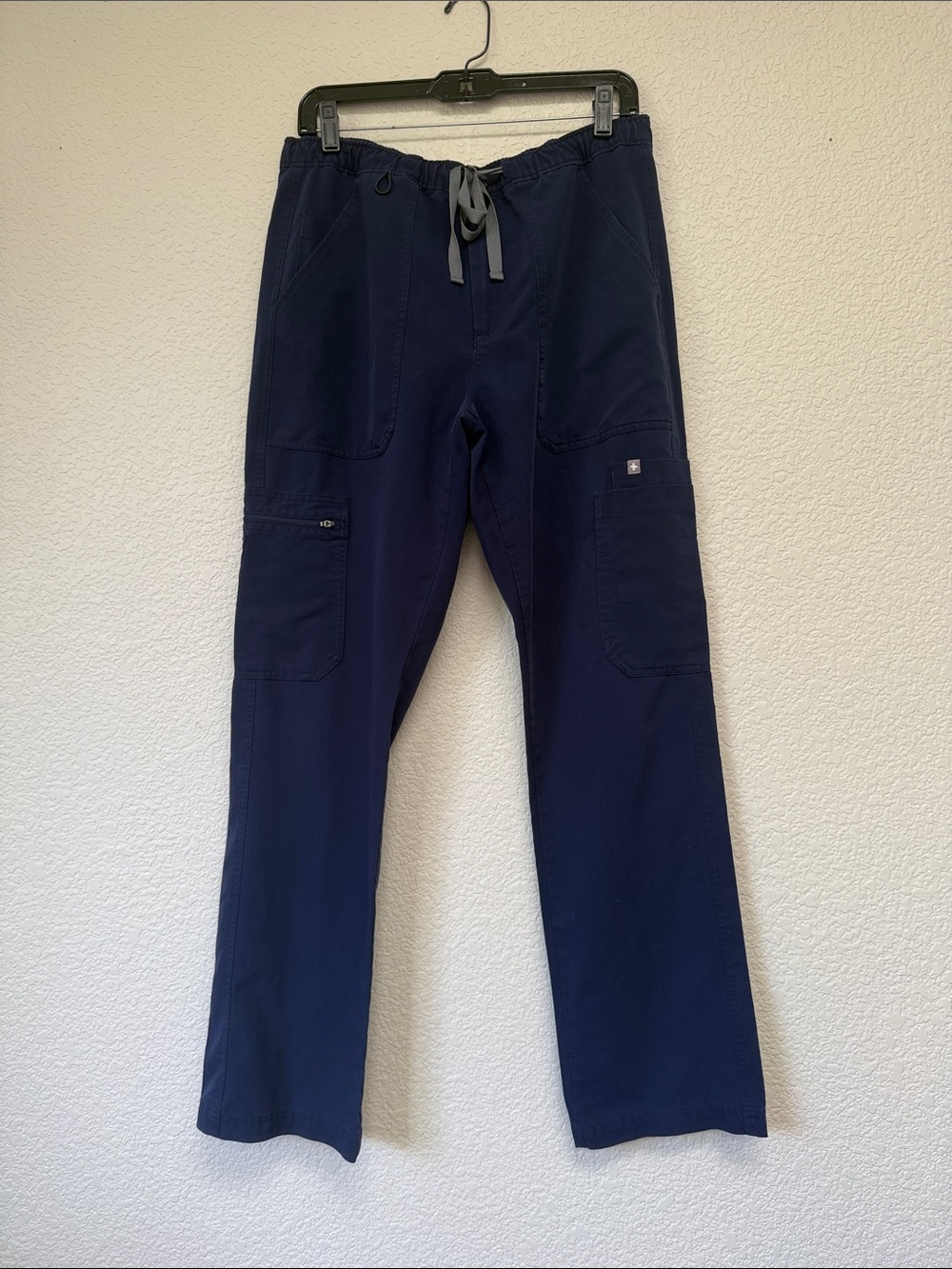 Figs Men’s Cairo Navy Straight Leg Scrub Pants Technical Collection size Medium